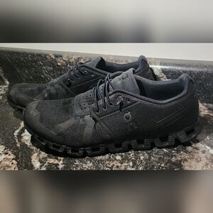 On Cloud 5 Triple Black, Womens Shoes